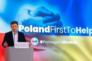 Zaangażowanie polskiego rządu w pomoc humanitarną nie odblokuje KPO